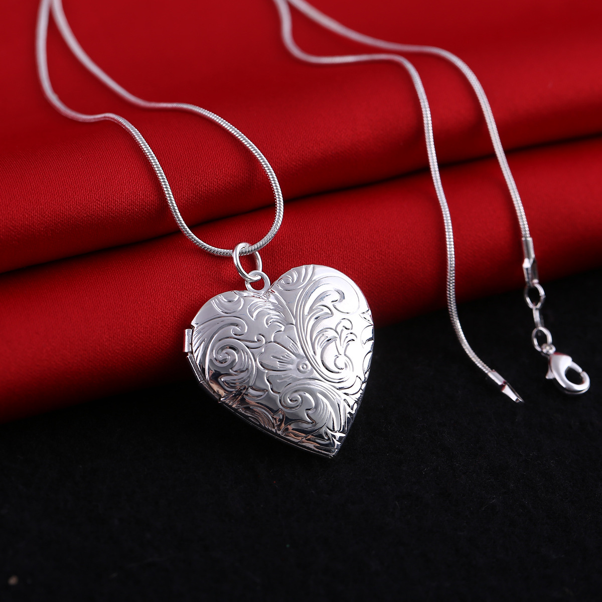 Silver heart sales shaped pendant